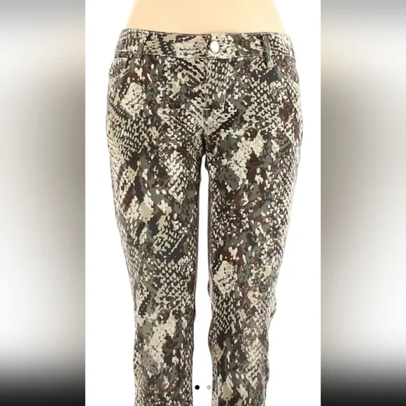 Etienne Marcel🌸gorgeous snake print design jeans. - Picture 2 of 10